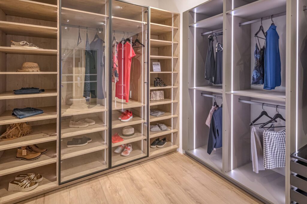 Main Walk-in Closet - Droom inloopkast