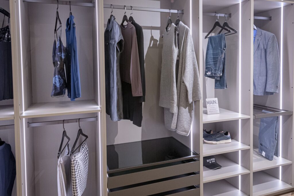 Main Walk-in Closet - Droom inloopkast